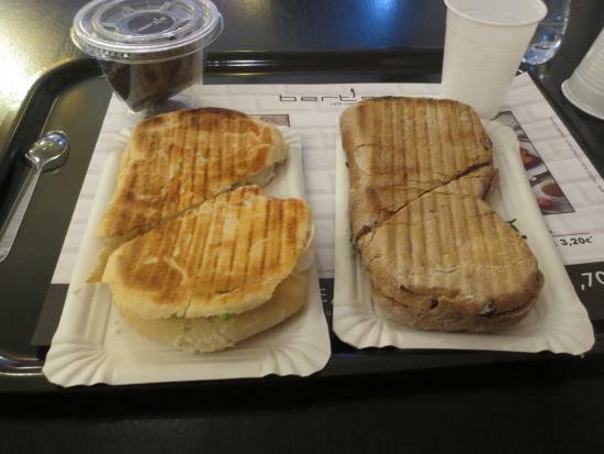 Bert's Cafe Contemporain